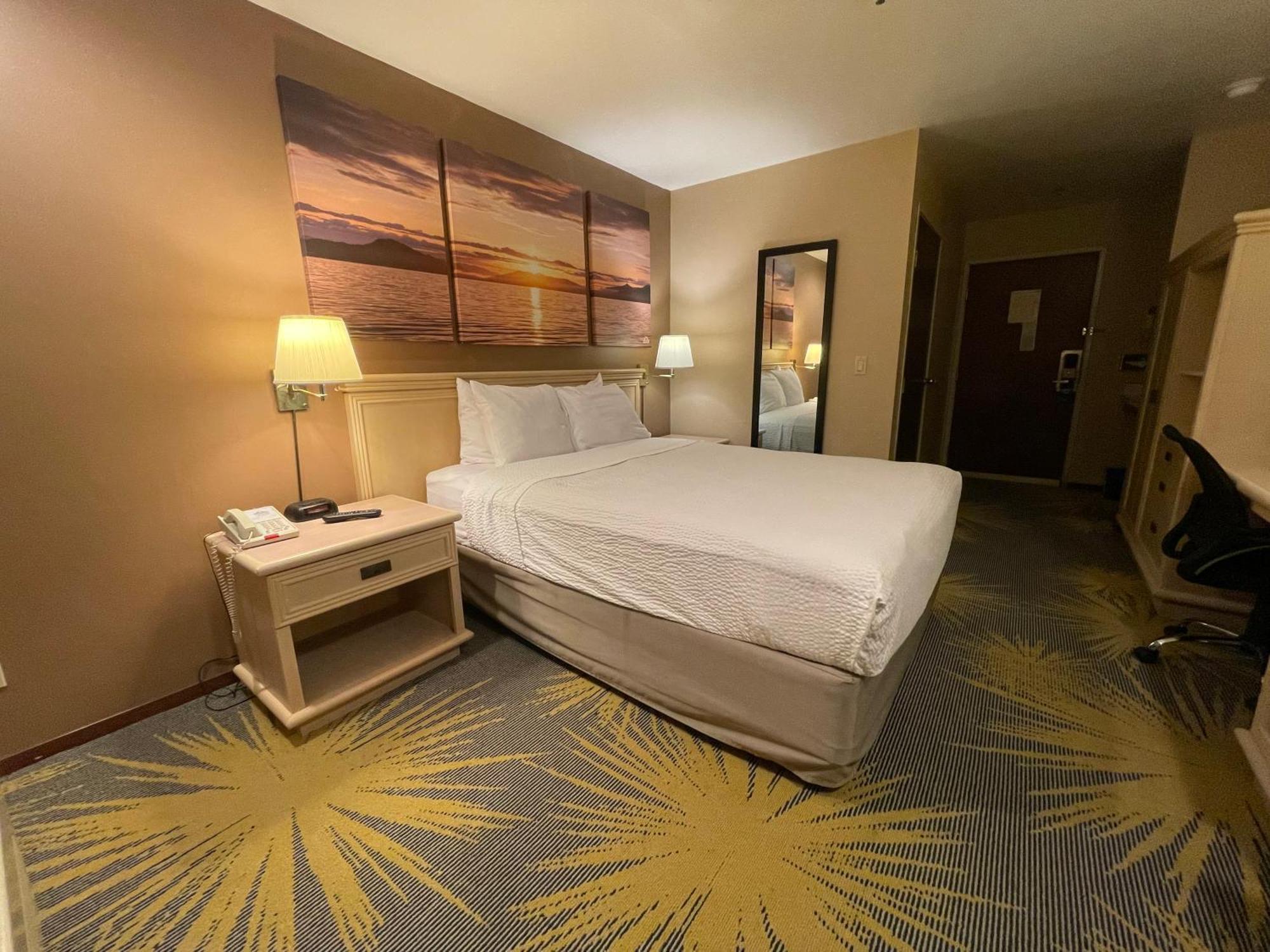 Days Inn By Wyndham Seatac Airport Экстерьер фото