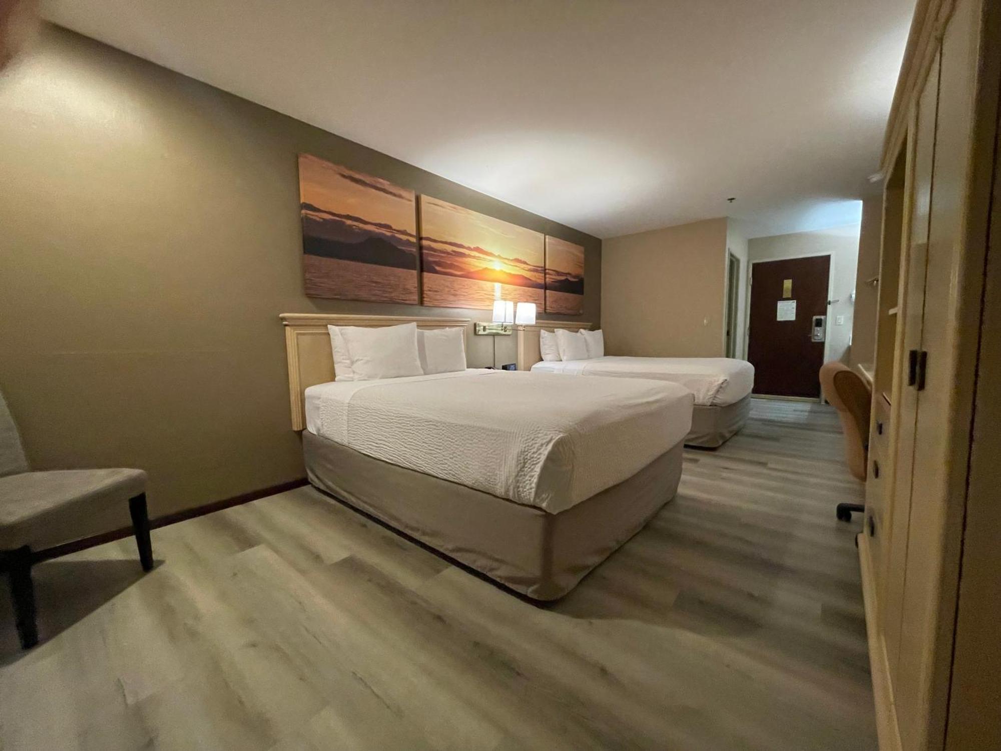 Days Inn By Wyndham Seatac Airport Экстерьер фото